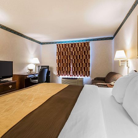 Quality Inn & Suites Stacer Екстериор снимка