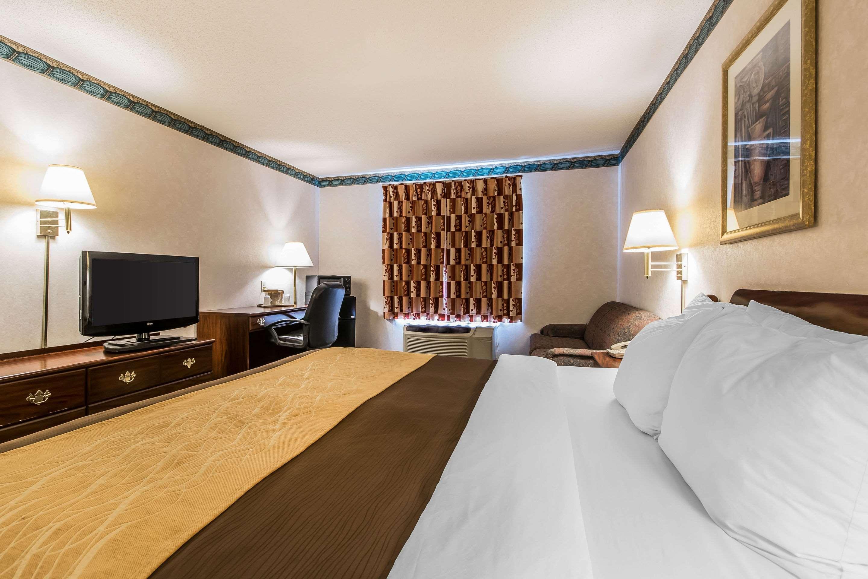 Quality Inn & Suites Stacer Екстериор снимка