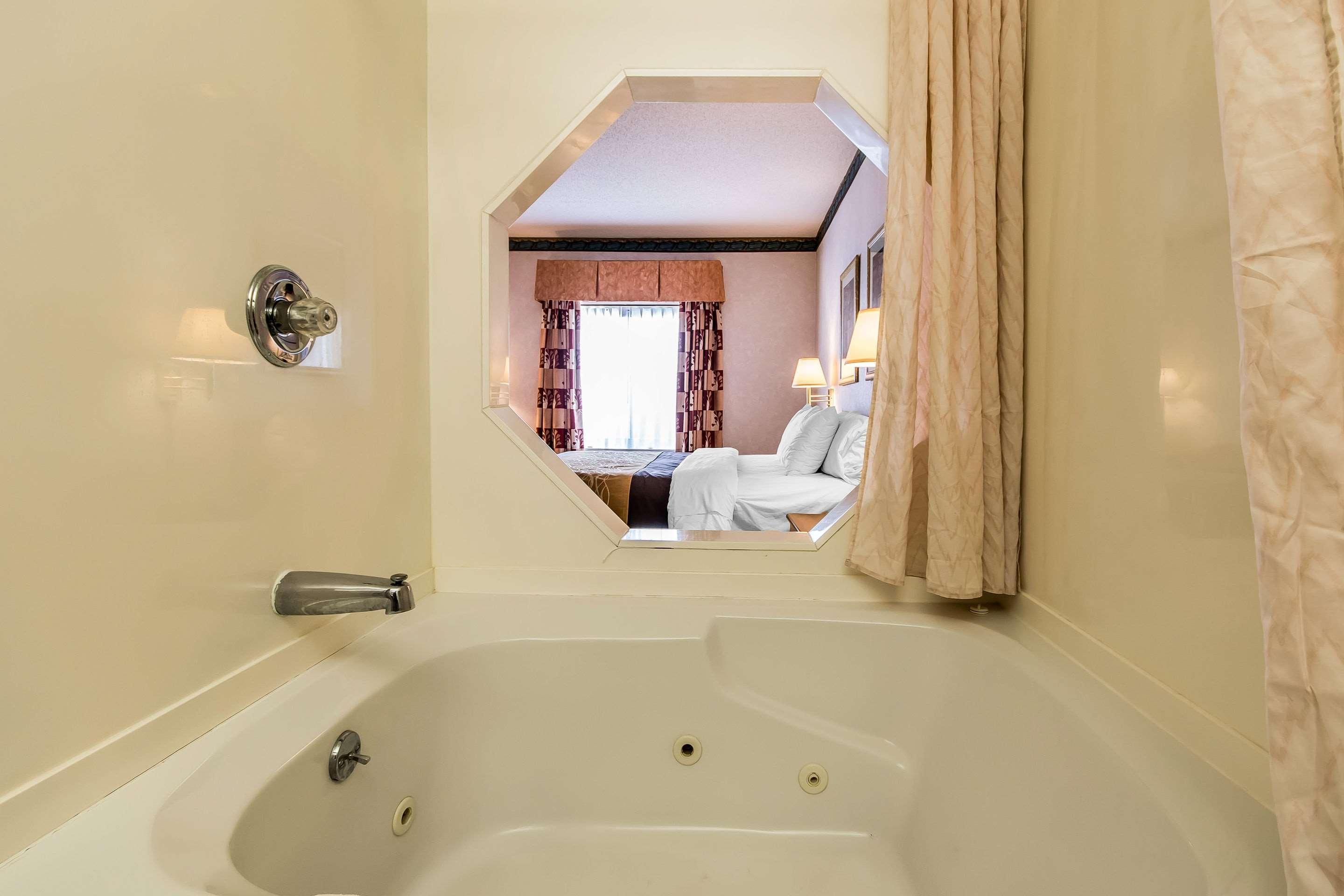Quality Inn & Suites Stacer Екстериор снимка