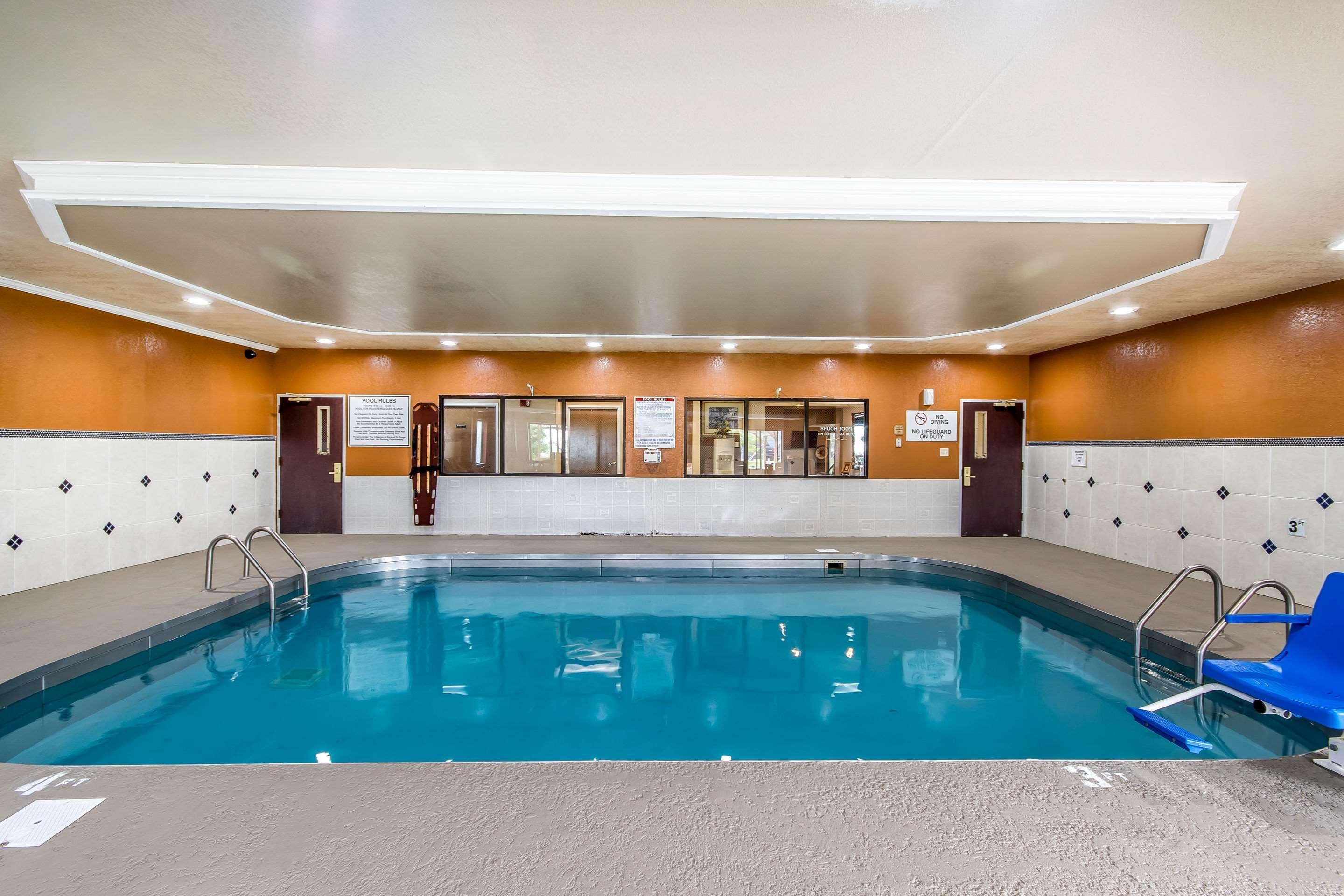 Quality Inn & Suites Stacer Екстериор снимка