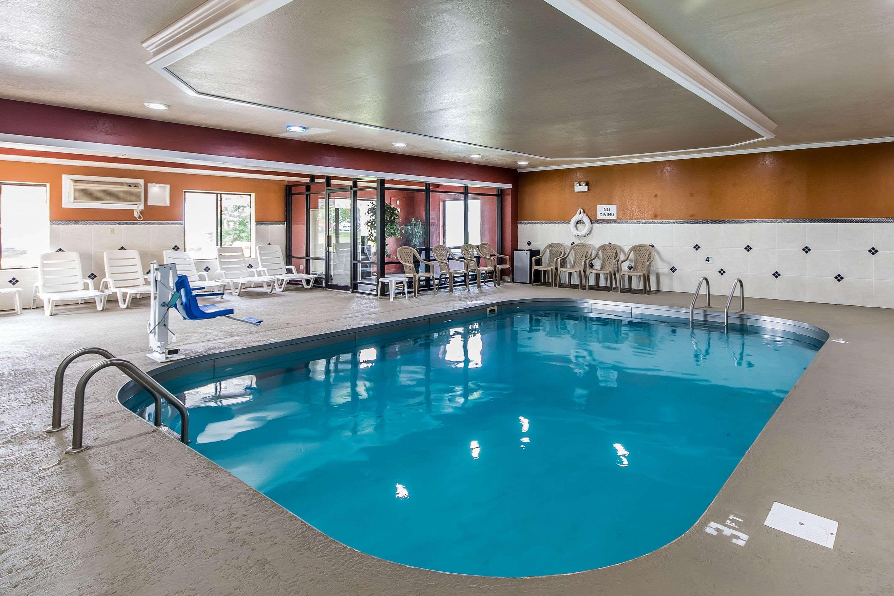 Quality Inn & Suites Stacer Екстериор снимка