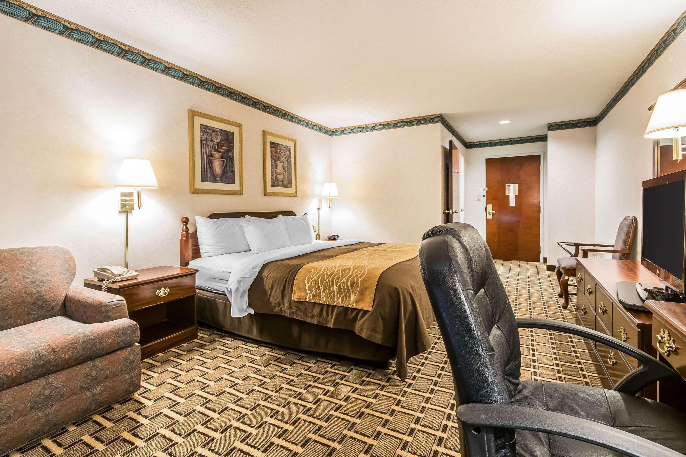 Quality Inn & Suites Stacer Екстериор снимка