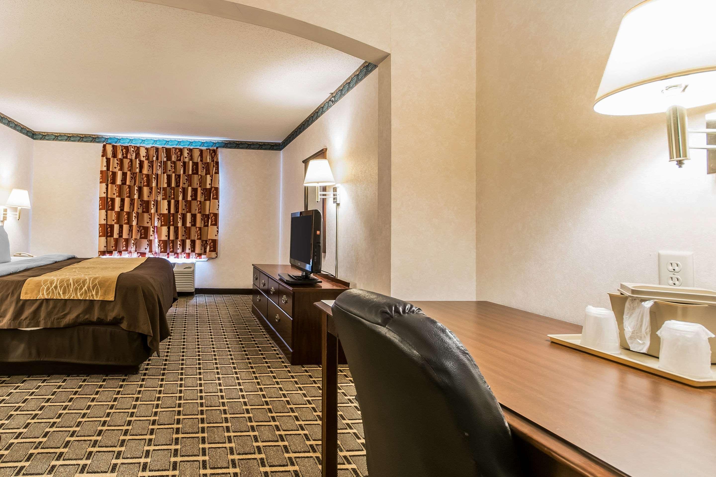 Quality Inn & Suites Stacer Екстериор снимка