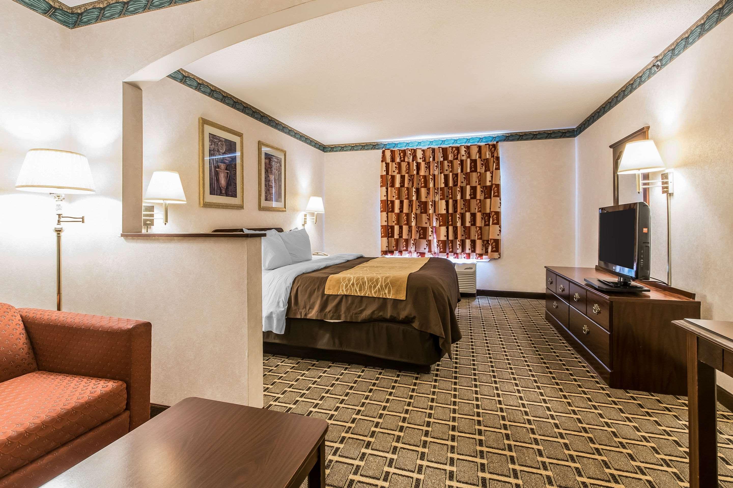 Quality Inn & Suites Stacer Екстериор снимка