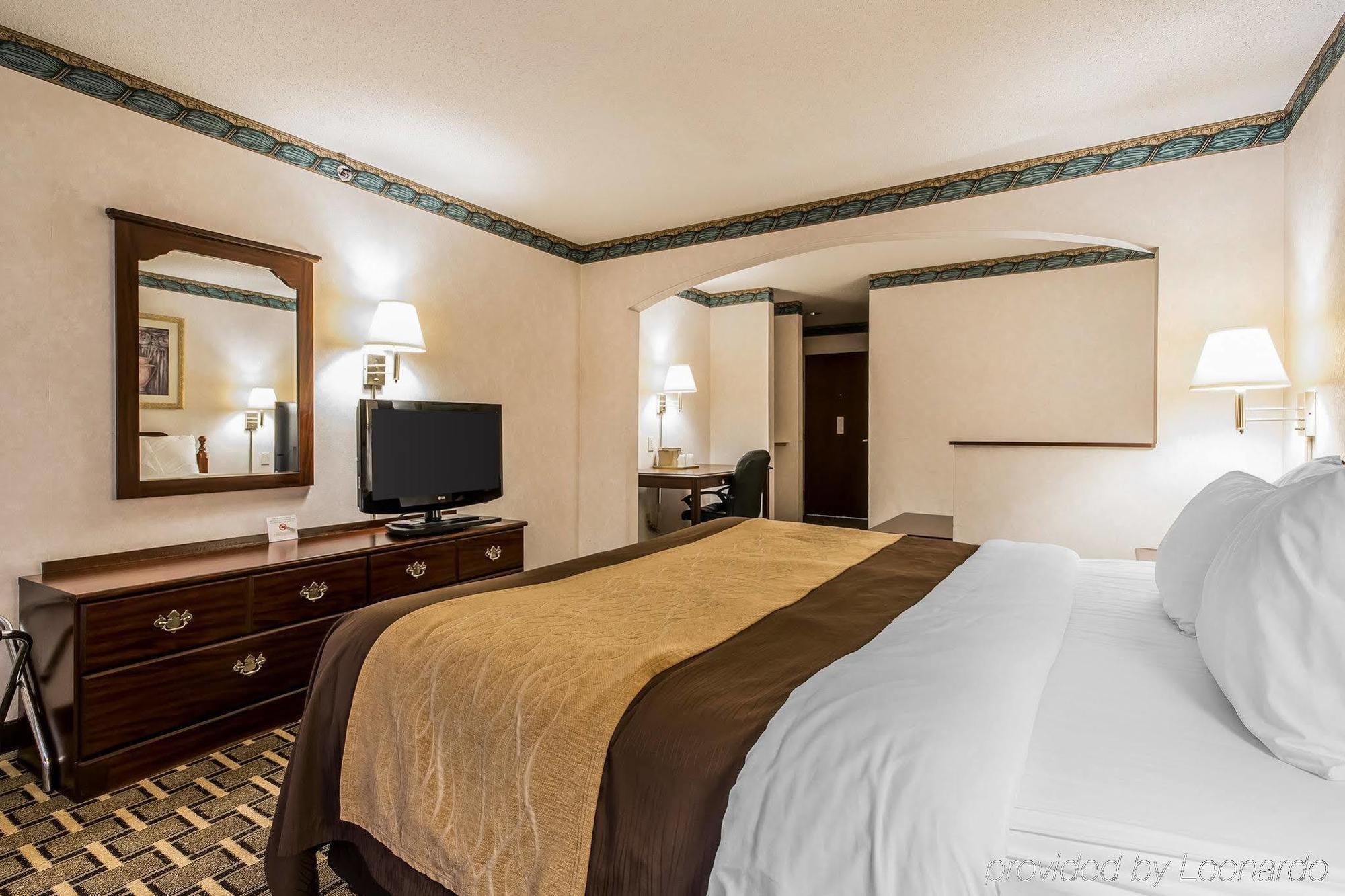 Quality Inn & Suites Stacer Екстериор снимка