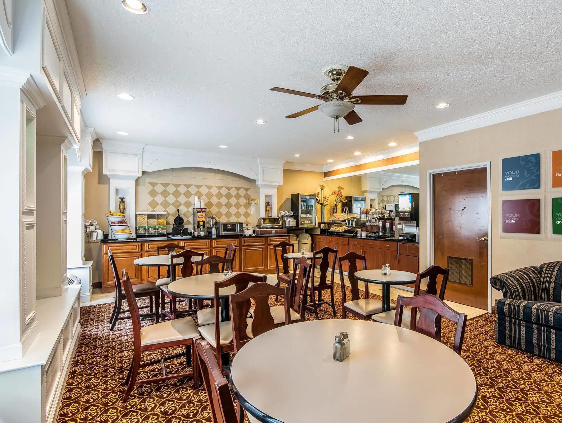 Quality Inn & Suites Stacer Екстериор снимка