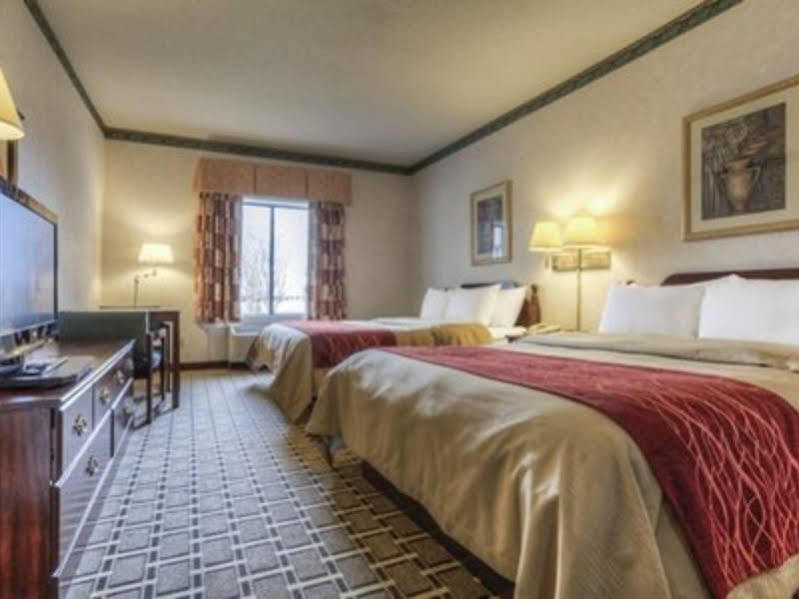 Quality Inn & Suites Stacer Екстериор снимка